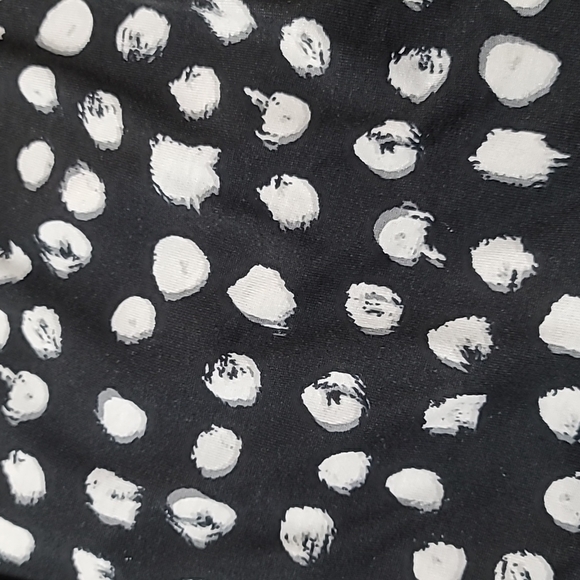 🆕️ LuLaRoe "LYNNAE" top 3XL New With Tags *Firm* black and white spots - Picture 3 of 9